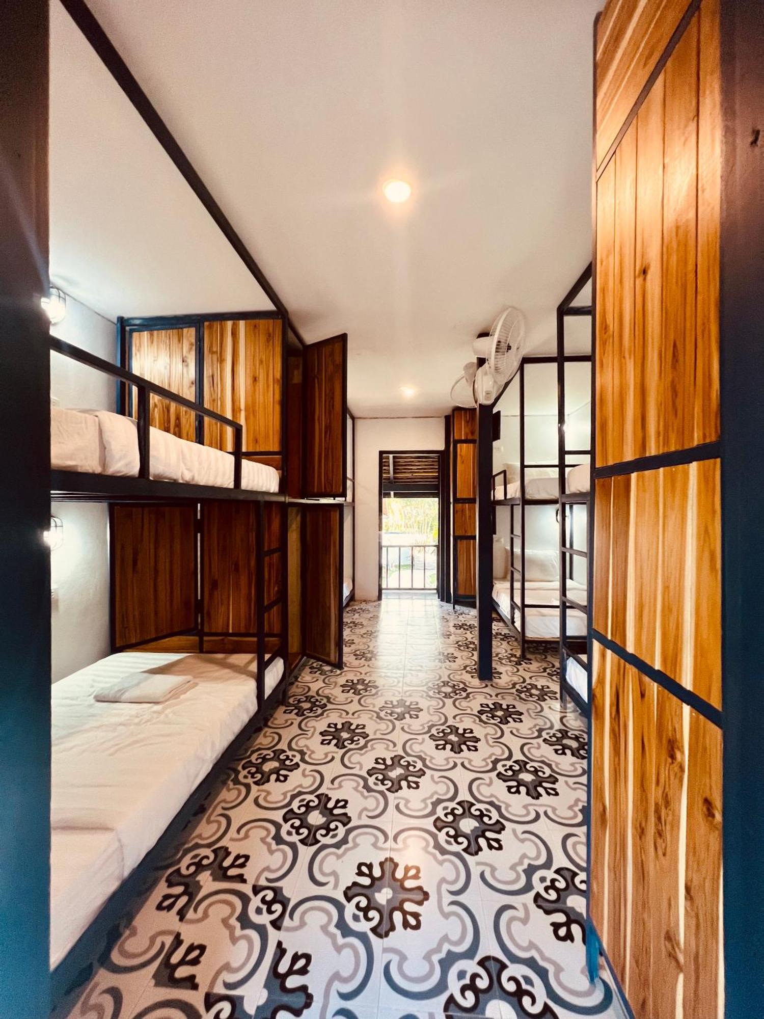 The Jam Hostel Λουάνγκ Πραμπάνγκ Εξωτερικό φωτογραφία