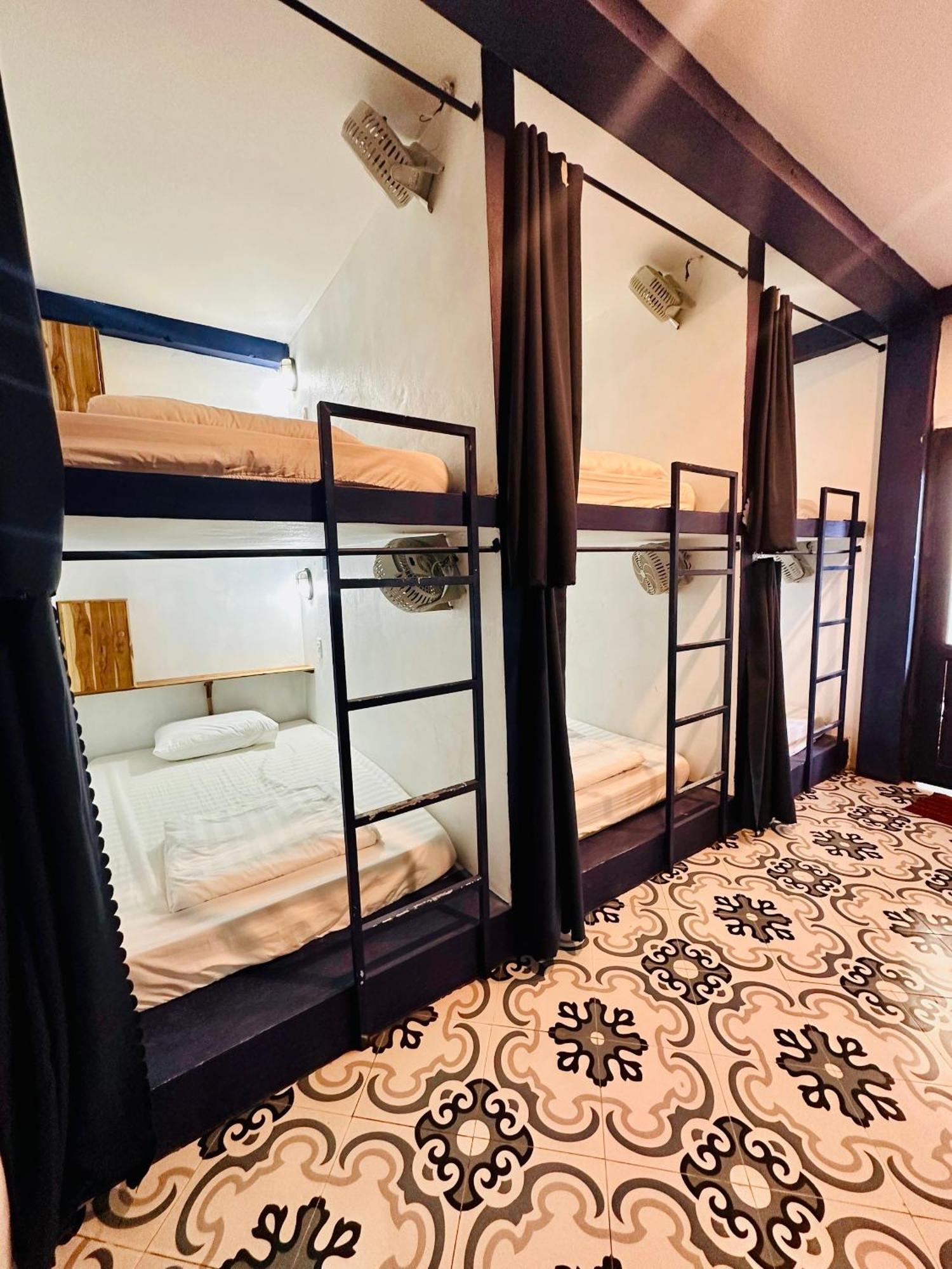The Jam Hostel Λουάνγκ Πραμπάνγκ Εξωτερικό φωτογραφία